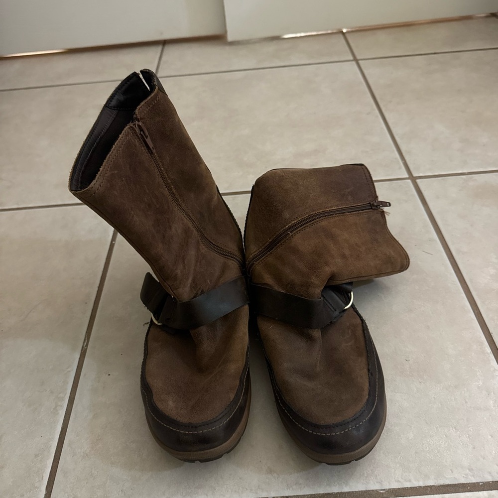 Merrell Black Textured Sole